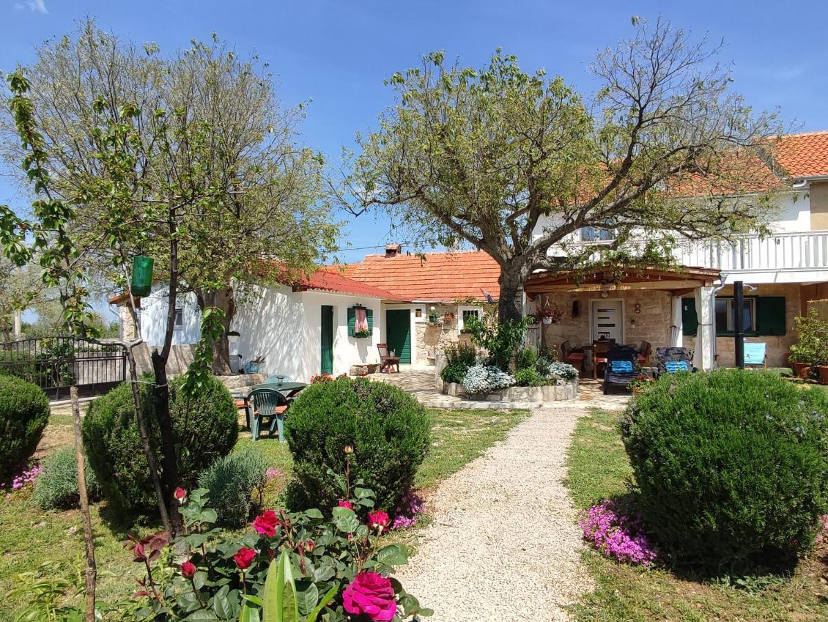 House Kuna Bristane Exterior foto